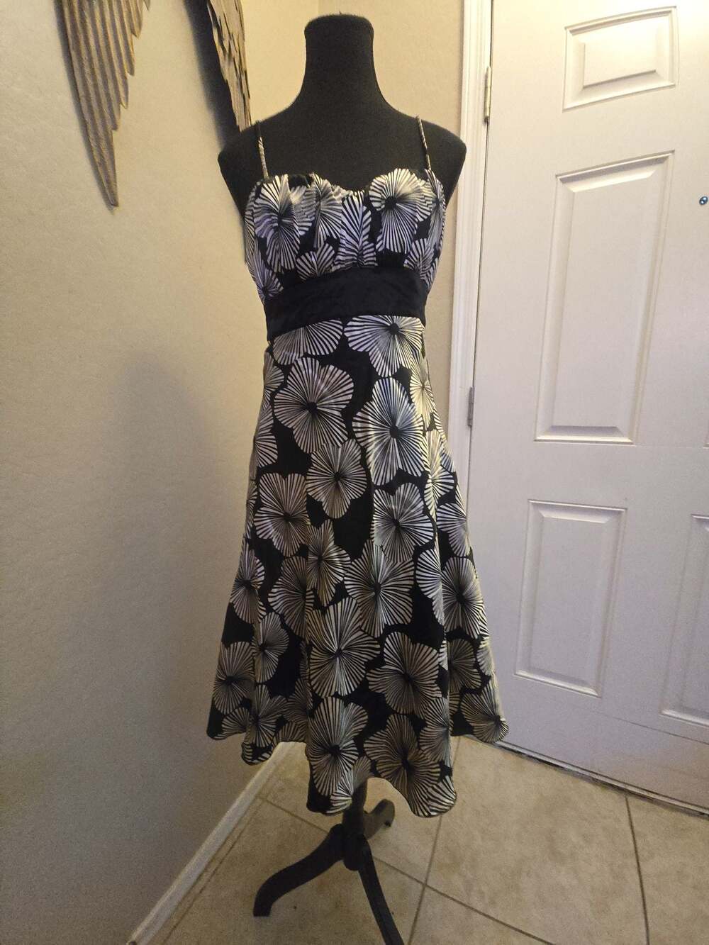 Speechless Black White Floral Fit & Flare Spaghetti Strap Midi Dress